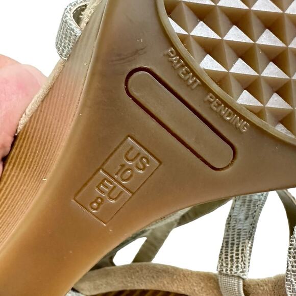 Aerosoles Glossary Wedge Leather Sandals Gray Strappy Size 10 - Picture 8 of 10